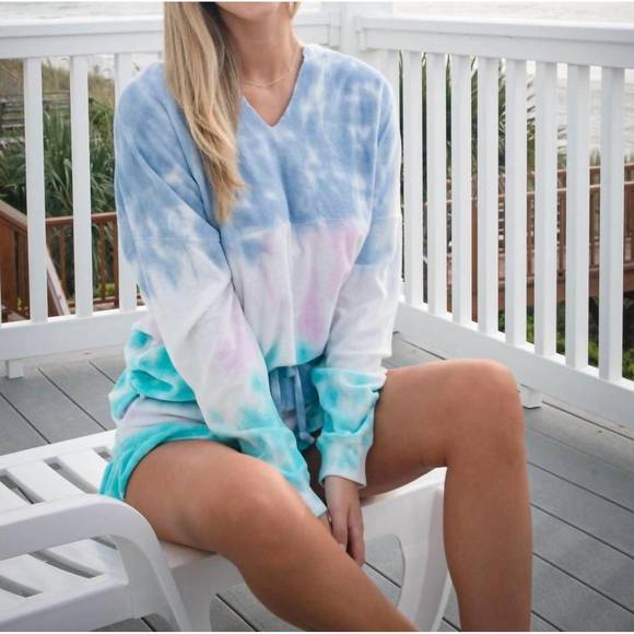 NEW SIMPLY SOUTHERN island terry pullover in multi - Picture 1 of 2